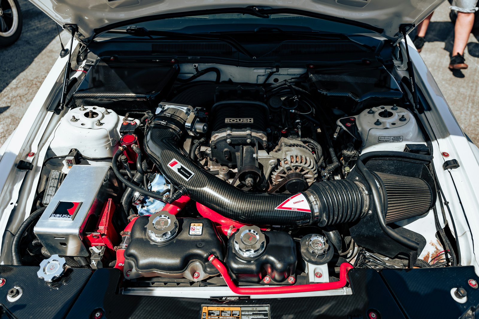 Keilriemen im Motorraum eines Autos